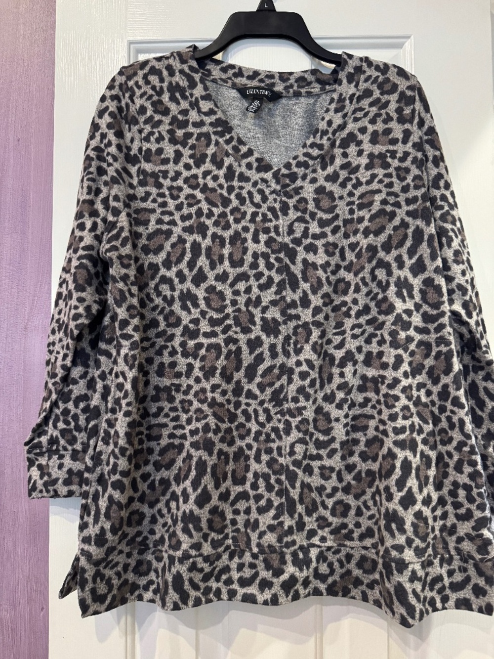 Ellen Tracy XL knit top, black and gray animal print, v-neck